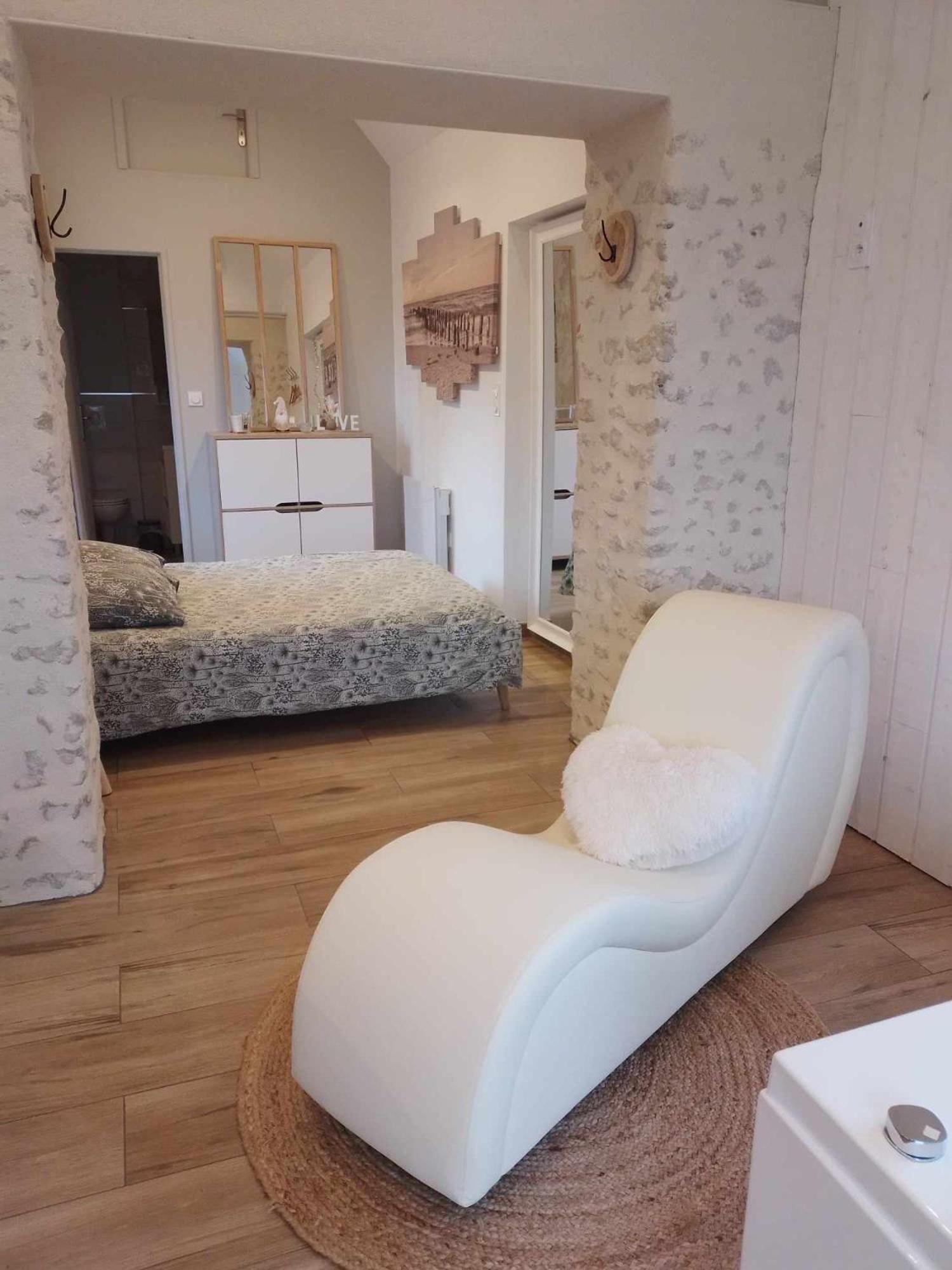 Gites & Spa Du Bien-Etre - Spa Privatif Courgains ภายนอก รูปภาพ